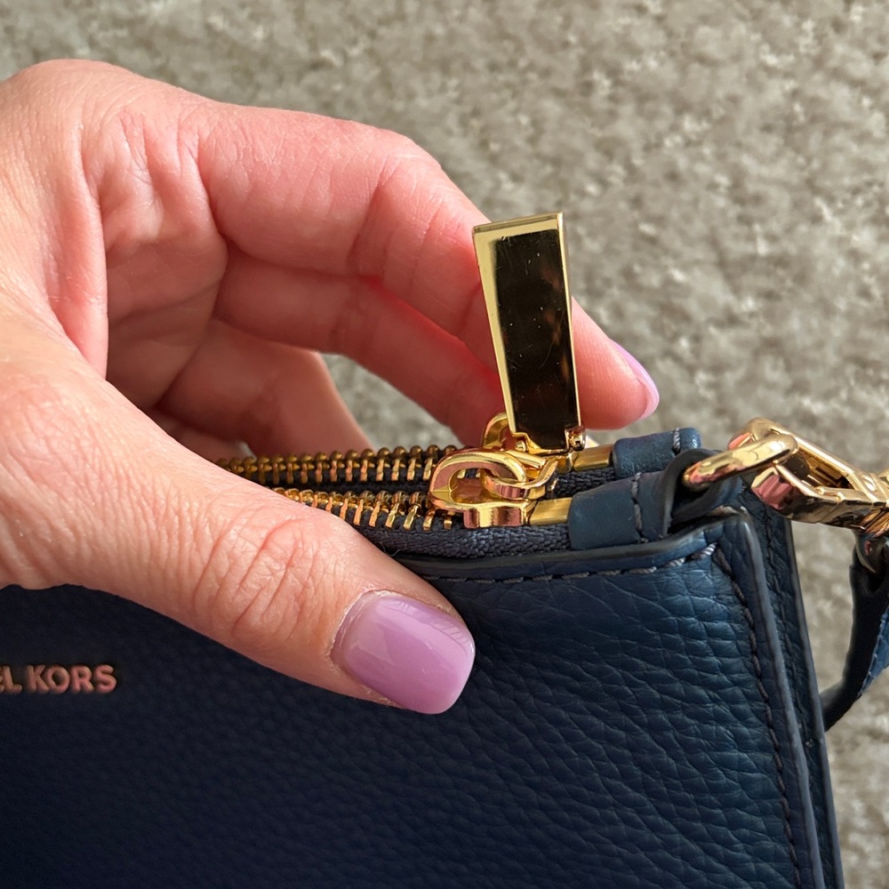 Michael Kors crossbody - Picture 5 of 11